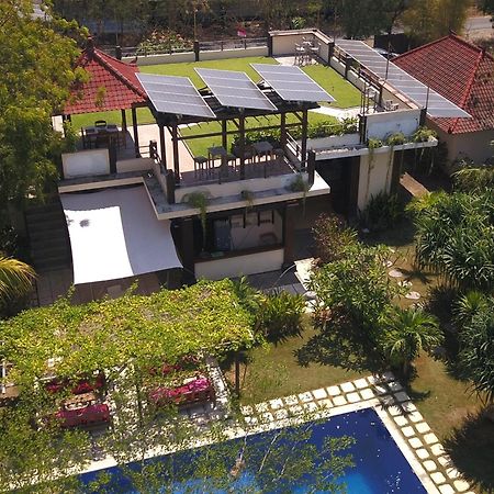 Отель Batu Ampar Menjangan Баньюведанг Экстерьер фото